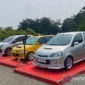 Deretan mobil-mobil Daihatsu yang sudah dimodifikasi, dalam kegiatan 