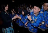 Menteri Pariwisata Widiyanti Putri Wardhana saat menghadiri prosesi sumpah Pegawai Negeri Sipil. ( poto : ANTARA )