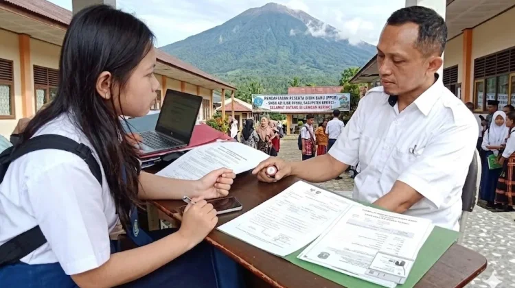 Pendaftaran Siswa Baru,Poto Gemini IA