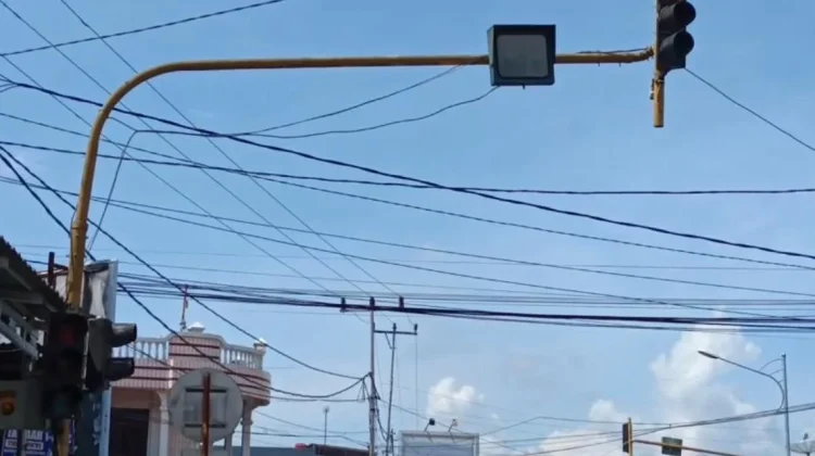 Lampu merah, Foto; Desi Hermila/RRI Sungai Penuh