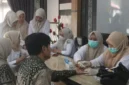 Suasana saat cek kesehatan gratis/sumber foto kemenag