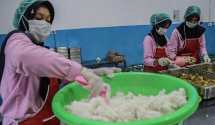 DPR Usul MBG Disetop Sementara Selama Libur Sekolah, Ini Alasannya