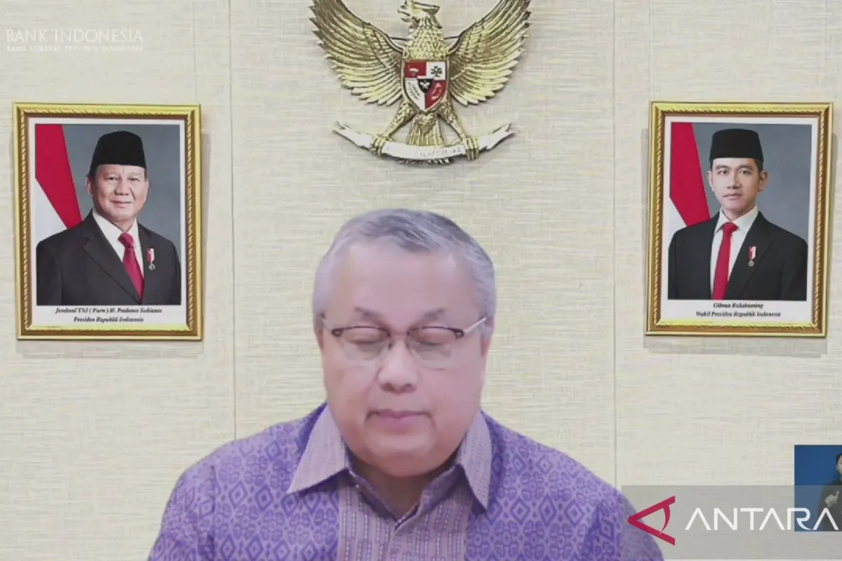Gubernur Bank Indonesia Perry Warjiyo dalam konferensi pers hasil Rapat Dewan Gubernur (RDG) BI di Jakarta, Kamis (18/6/2026). ( poto : ANTARA )