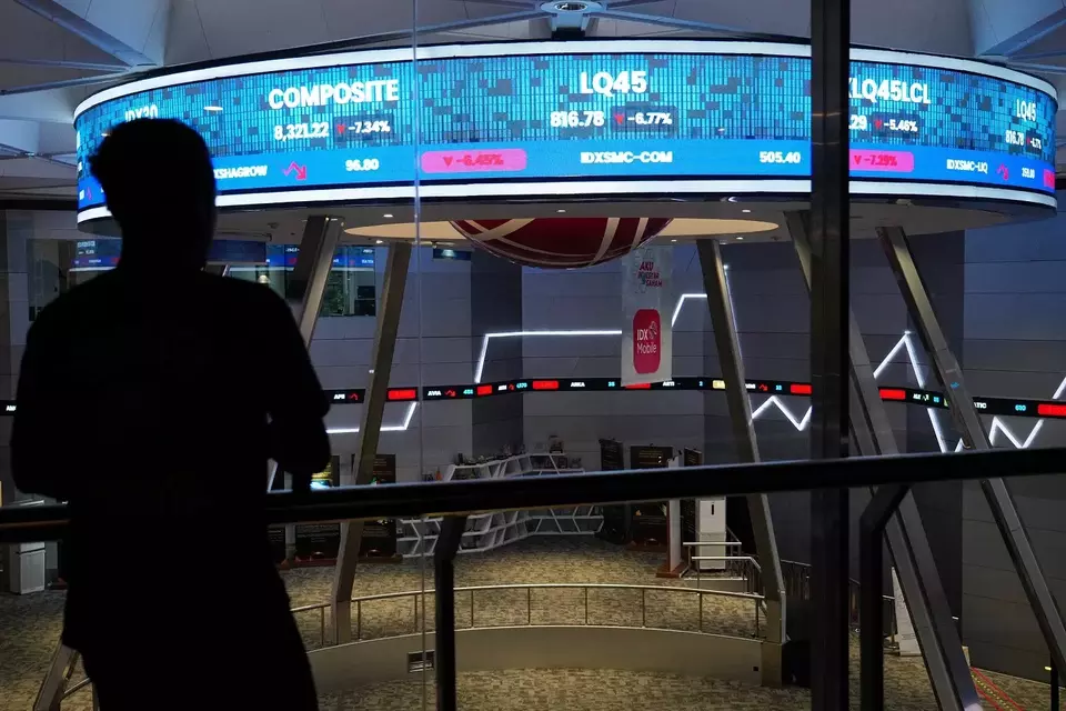 Bursa Efek Indonesia (BEI). (Foto: AP/ Tatan Syuflana)
