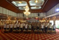 Anggota Ombudsman RI Nuzran Joher memberikan arahan saat Entry Meeting Penilaian Opini Ombudsman 2026 di Rumah Dinas Gubernur Jambi, dihadiri kepala daerah dan pimpinan instansi vertikal se-Provinsi Jambi.(poto: jambiprima.com).