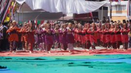 Penampilan Tari Iyo-Iyo memeriahkan Kenduri Sko Enam Luhah Sungai Penuh di Tanah Mendapo, Kota Sungai Penuh, Sabtu (4/7/2026). (Diskominfo Provinsi Jambi)