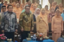 Wali Kota Sungai Penuh Alfin, SH menghadiri acara Pengukuhan DWP Sungai Penuh masa bakti 2024–2029 di Aula Kantor Wali Kota pada Kamis (23/7/2026).(poto: oegopost.id).