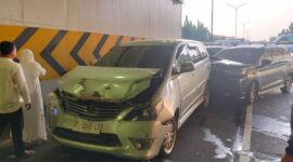 Kecelakaan beruntun di terowongan Pasar Rebo Tol JORR pada Jumat (24/7/2026) pagi.(kompas.com)