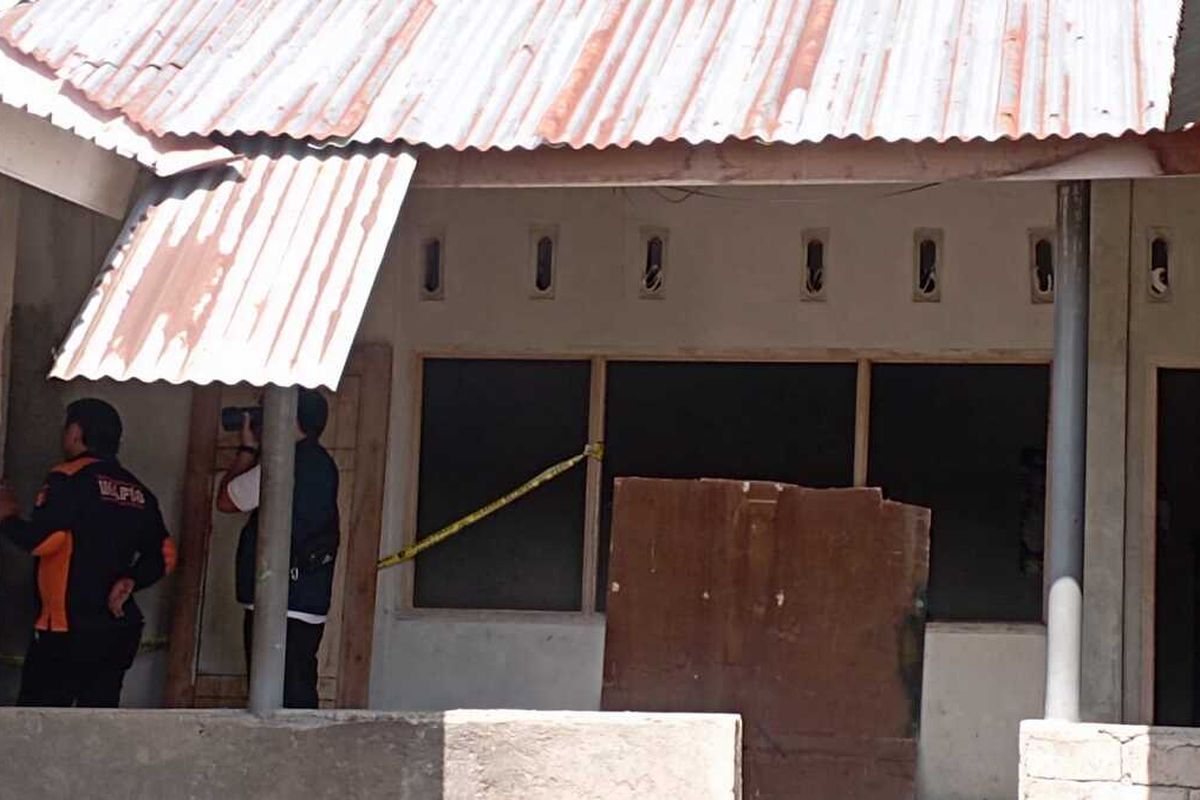 Inilah Tempat Kejadian Perkara (TKP) tempat berlangsungnya rekontruksi, Rabu (29/7/2026), kasus 3 santri yang terbakar dalam ruangan tersebut swhingga menyebabkan luka dan seorang santri meninggal dunia.(poto: kompas.com).