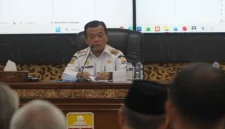 Gubernur Jambi Al Haris menegaskan ASN harus mematuhi kebijakan WFH agar efisiensi anggaran operasional pemerintah benar-benar tercapai, Kamis (23/7/2026).(poto: oegopost.id).