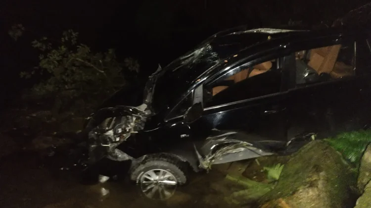 Kondisi mobil masuk Jurang, Foto; Desi Hermila/RRI Sungai Penuh