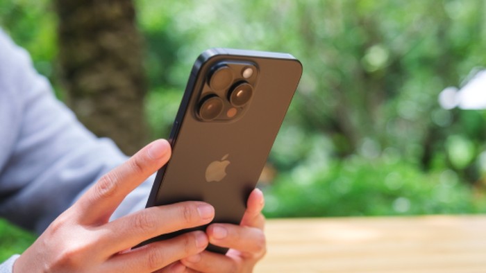 Cara Cek Usia HP Kamu, Buat Android dan iPhone. Foto: Shutterstock