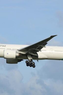 Garuda Indonesia Resmi Jadi Holding Maskapai BUMN