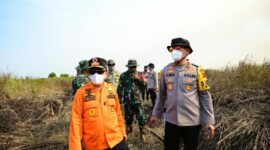 Kapolda Jambi Irjen Pol. Krisno Halomoan Siregar memimpin langsung kegiatan monitoring lapangan tersebut. Ia mendampingi Gubernur Jambi Al Haris serta Danrem 042/Gapu Brigjen TNI Nyamin pada Kamis (27/8/2026).(poto: oegopost.id).