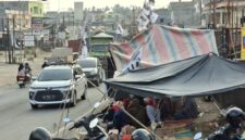 Masyarakat Aur Kenali, Penyengat Rendah, dan Mendalo Darat mengambil langkah tegas dengan mendirikan tenda di depan kantor perusahaan.(poto: jamberita.com).