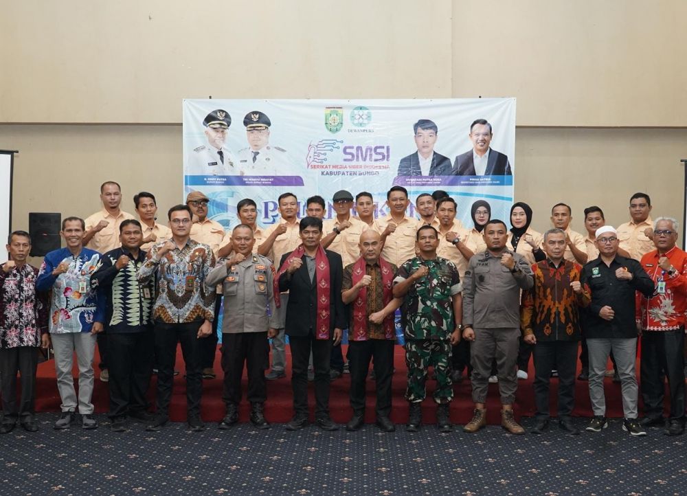 Foto Bersama Usai Prosesi Pelantikan.(poto: jambiprima.com).