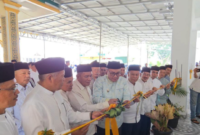Wali Kota Sungai Penuh Alfin meresmikan fasilitas wudhu Masjid Raya pada Minggu (30/8).(poto: oegopost.id).