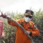 Gubernur Jambi Al Haris turun langsung di lokasi Karhutla Desa Sungai Datuk, Kecamatan Nipah Panjang, Kamis (27/8/2026).(poto: istimewa).