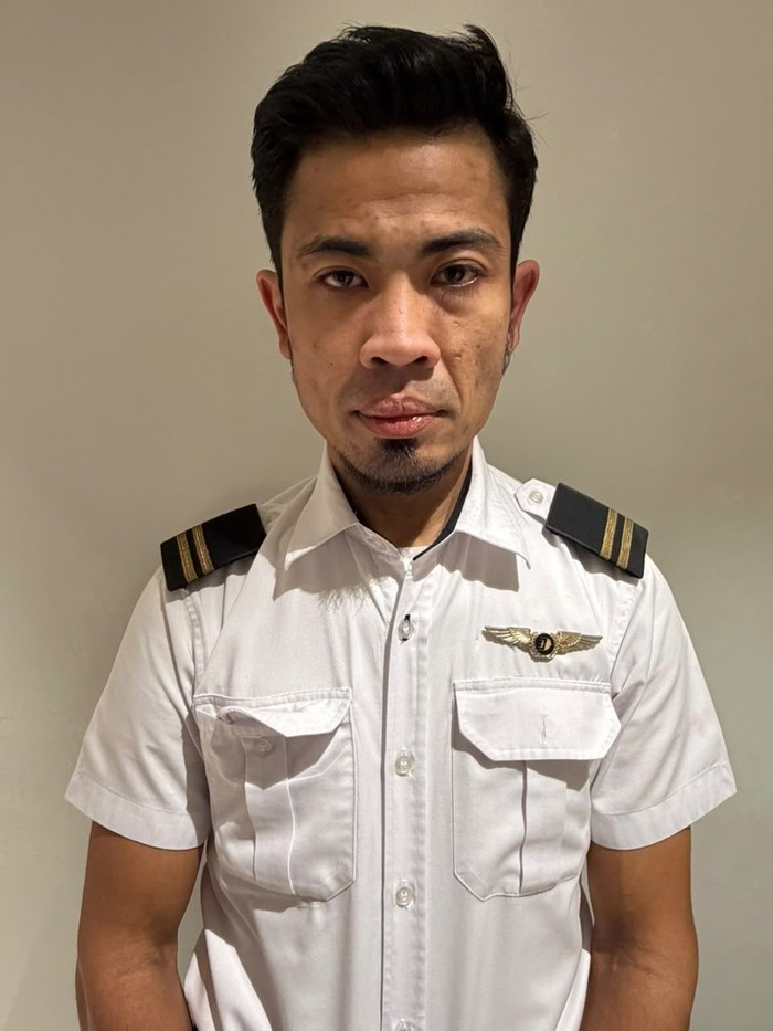 Mohd Saufi bin Othman ditangkap di Bandara Soekarno-Hatta atas dugaan penyelundupan 26 kilogram ekstasi, Selasa (28/7/2026).(poto: detik.com)