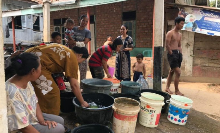 Perumda Tirta Batanghari memperpanjang jam pengaliran air bersih hingga 24 jam untuk mengatasi dampak kemarau panjang di Kabupaten Batang Hari.( poto: istimewa).