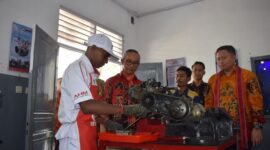 AHM memperluas akses pendidikan vokasi ke Sorong melalui kerja sama kurikulum TBSM Astra Honda di SMKN 1 Kabupaten Sorong, Papua Barat Daya.(poto: jamberita.com).