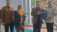 Wali Kota Sungai Penuh Alfin, S.H., menyambut kunjungan kerja Ketua Pengadilan Tinggi Agama (PTA) Provinsi Jambi Dra. Nia Nurhamidah Romli, M.H.(poto: istimewa).