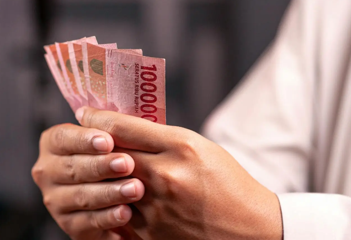 Nilai tukar Rupiah terhadap Dolar hari ini melemah.( ilustrasi poto: istimewa).