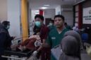 Salah satu pelajar yang diduga keracunan menu MBG saat dilarikan di IGD RSUD Nganjuk, Rabu (2/9/2026).Poto: kompas.com).