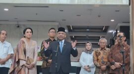 Presiden Prabowo Subianto resmi melantik Suahasil Nazara Menteri Keuangan baru di Istana Kepresidenan Jakarta pada Senin (14/9/2026).(poto: kompas.com).