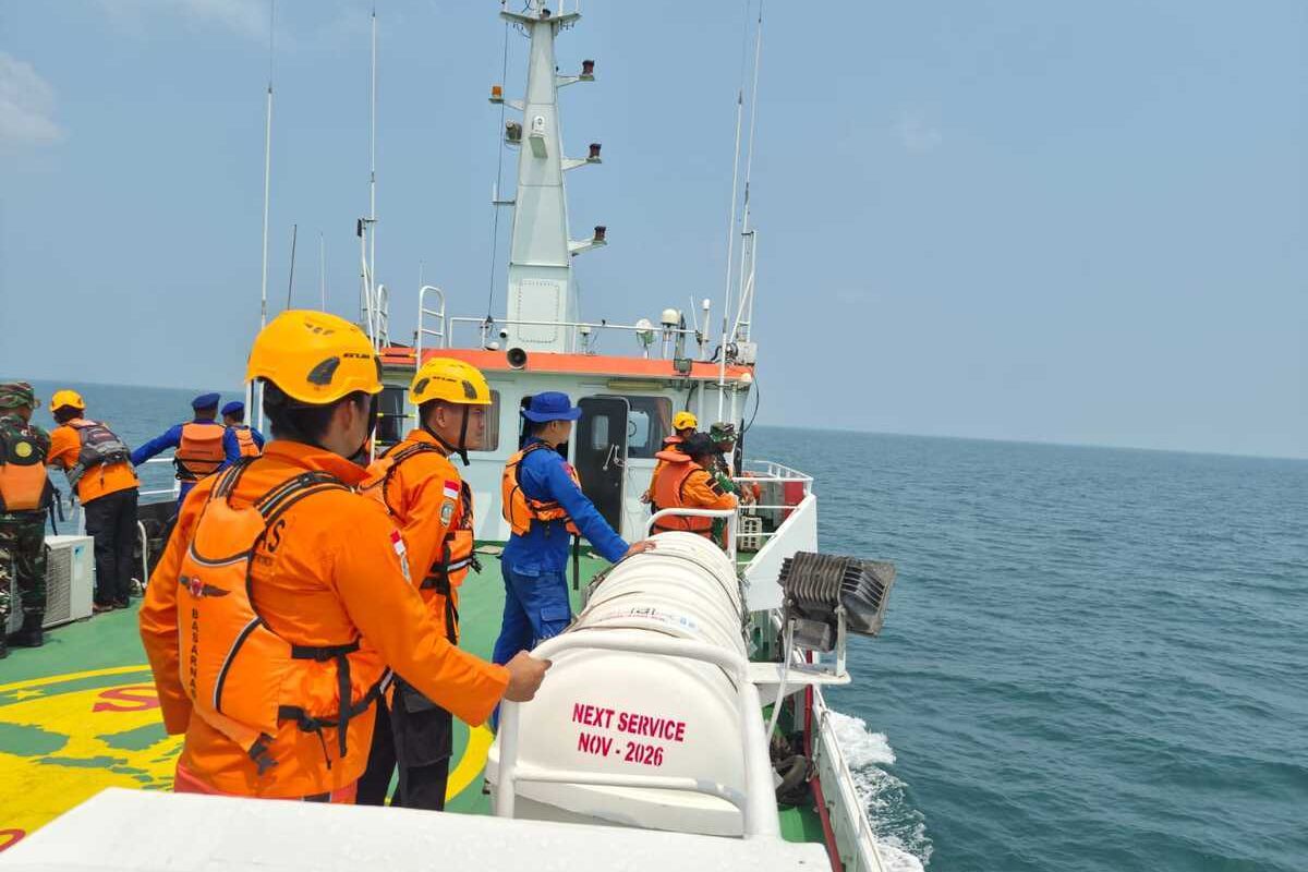 Tim SAR gabungan mengintensifkan pengerahan armada untuk mencari rombongan jurnalis hilang Selat Sunda pada pencarian hari kesembilan, Rabu (16/9/2026).(poto: kompas.com).