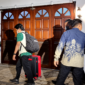 KPK menyita empat koper dokumen dari rumah Dirjen ATR/BPN Lampri di Bekasi terkait suap HGB Summarecon senilai miliaran rupiah.(poto: kompas.com).