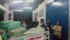 Pasokan sekitar 2,5 ton cabai rawit merah tahap kedua dari Probolinggo-Surabaya didatangkan ke Sulawesi Utara untuk membantu memenuhi kebutuhan masyarakat dan menjaga keterjangkauan harga, Senin (21/9/2026).(poto: kompas.com).