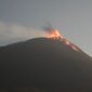 Gunung Ile Lewotolok di Lembata NTT mengalami 177 kali erupsi dan dentuman.(poto: kompas.com).