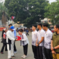 Ketua Umum KONI Provinsi Jambi AKBP Mat Sanusi menyerahkan penghargaan khusus kepada jajaran atlet, pelatih, hingga pengurus cabang olahraga berprestasi.(poto: istimewa).
