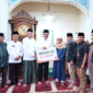Pemkot Sungai Penuh menggelar Safari Jumat di Masjid Nurul Hikmah untuk menyerap aspirasi warga sekaligus menyalurkan bantuan CSR pembangunan.(poto: istimewa).