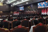 Sidang gugatan PHPU Presiden dan Wakil Presiden Pilpres 2024 soal syarat pendidikan pencalonan Gibran Rakabuming Raka di MK, Rabu (23/9/2026).(poto: detik.com).
