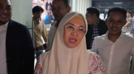 Bupati Gowa, Husniah Talenrang saat dikonfirmasi Kompas.com usai menjalani pemeriksaan sebagai saksi di Mapolresta Gowa. Selasa, (11/8/2026).(poto: kompas.com).