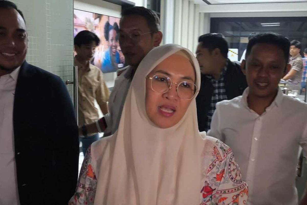 Bupati Gowa, Husniah Talenrang saat dikonfirmasi Kompas.com usai menjalani pemeriksaan sebagai saksi di Mapolresta Gowa. Selasa, (11/8/2026).(poto: kompas.com).