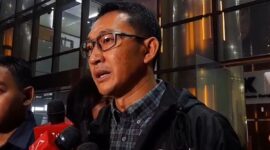 Juru Bicara KPK Budi Prasetyo di Kantor KPK, Jakarta, Kamis (15/10/2026) malam.(poto: kompas.com).