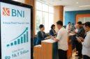 Aktivitas pelayanan nasabah di kantor BNI yang mencatatkan pertumbuhan laba bersih Rp16,1 triliun pada kuartal III 2026.(ilustrasi poto: AI).