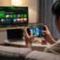 Ilustrasi Gamer memainkan game via Xbox Cloud Playtime di smartphone dengan kuota waktu tanpa konsol fisik di ruang keluarga.(poto: oegopost.id).